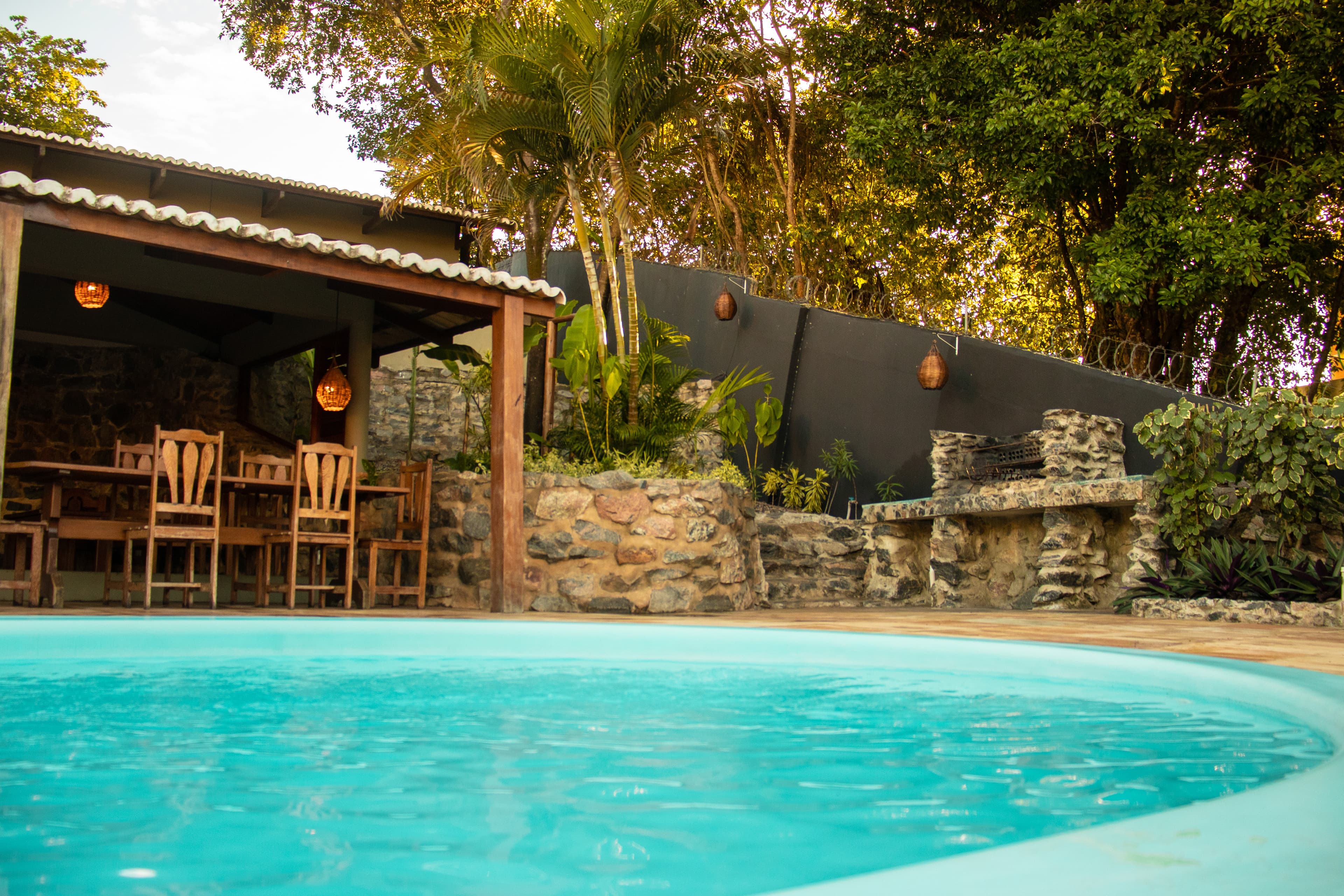 Piscina e churrasqueira